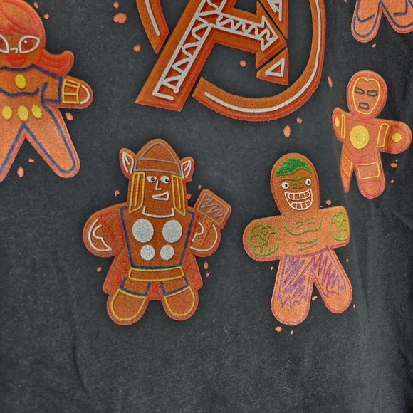 Marvel Avengers Christmas Gingerbread Cookie T-shirt Women's Sz 6X Black Tee - Picture 4 of 9
